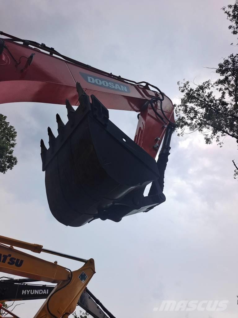 Doosan DX 225 LCA Εκσκαφείς με ερπύστριες