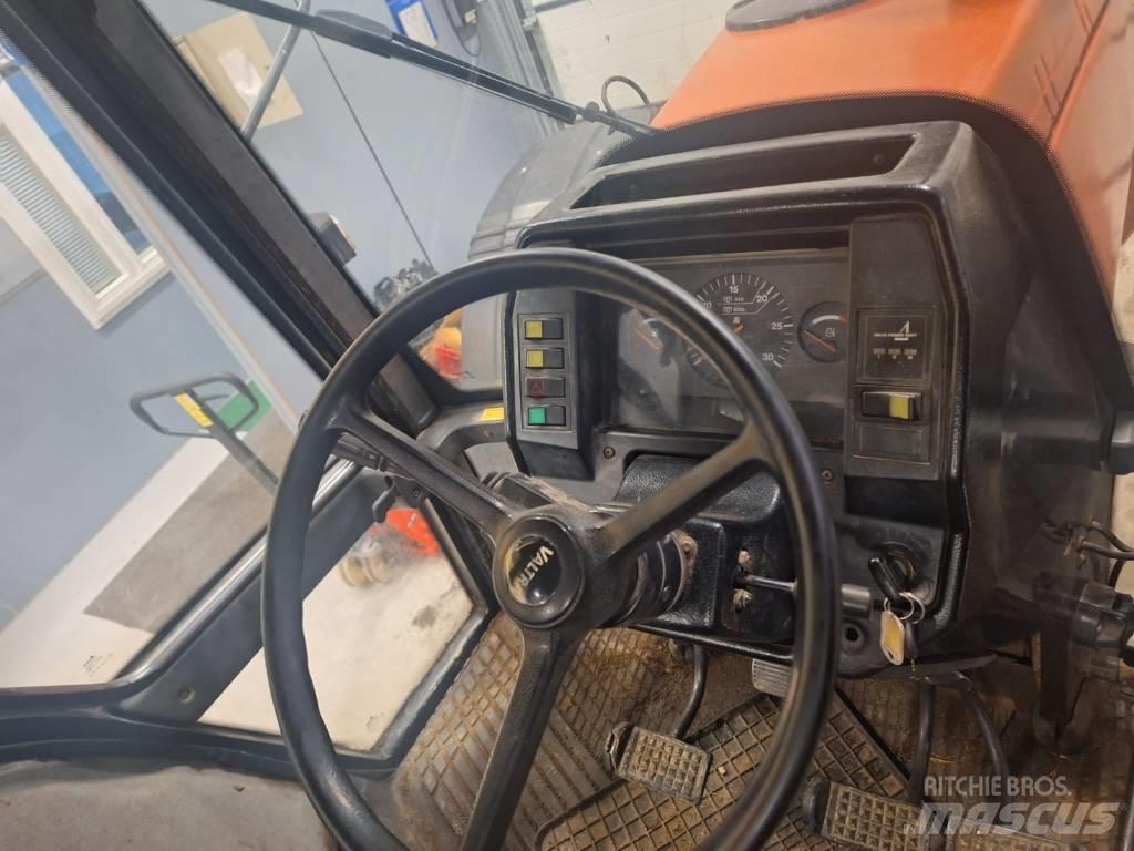 Valtra Valmet 8100E Τρακτέρ