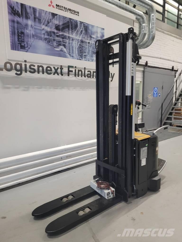 CAT NSV 16N Ηλεκτρικά παλετοφόρα με ιστό