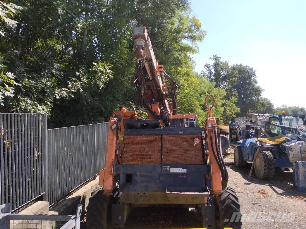 Tamrock COMMANDO 300 Εξοπλισμός επιφανειακών γεωτρήσεων