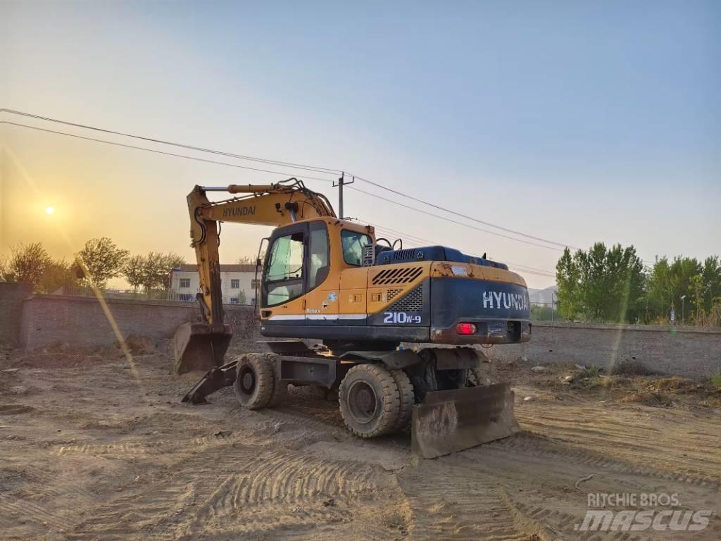 Hyundai R210W-9 Εκσκαφείς με τροχούς - λάστιχα