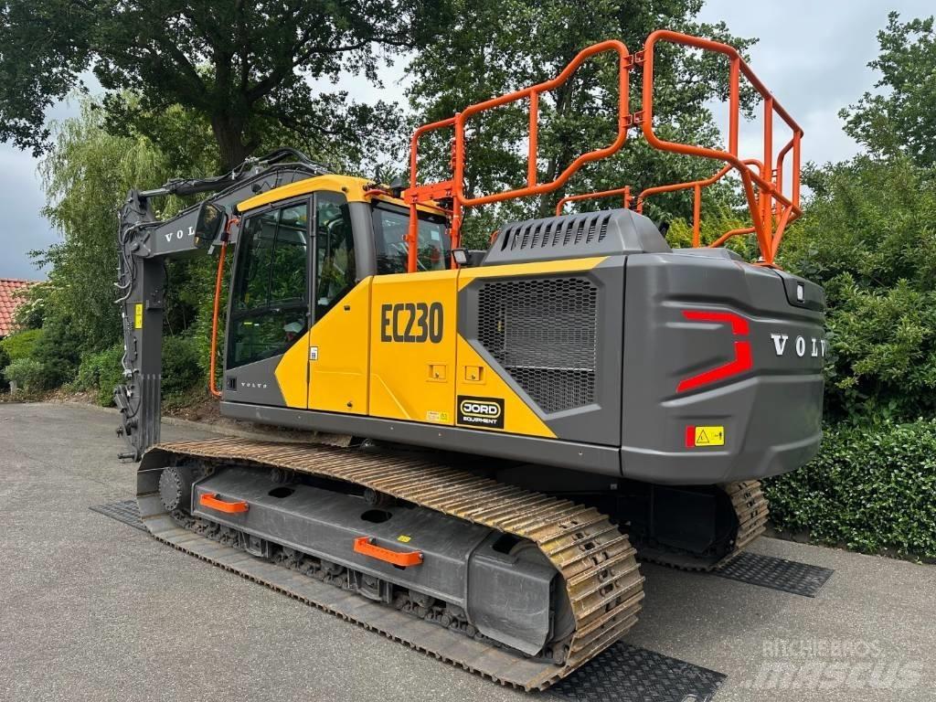Volvo EC 230 Εκσκαφείς με ερπύστριες
