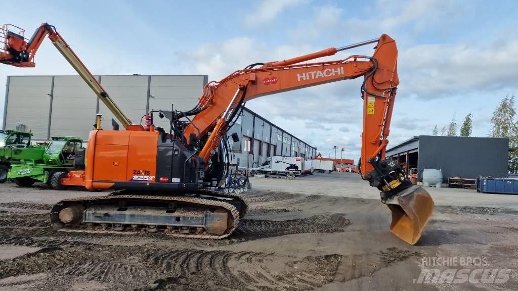 Hitachi ZX225USRLC-6 Εκσκαφείς με ερπύστριες