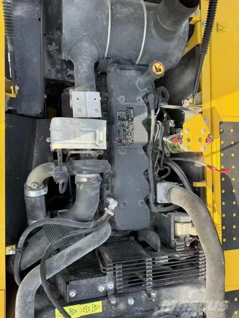 Komatsu PC 220 Εκσκαφείς με ερπύστριες