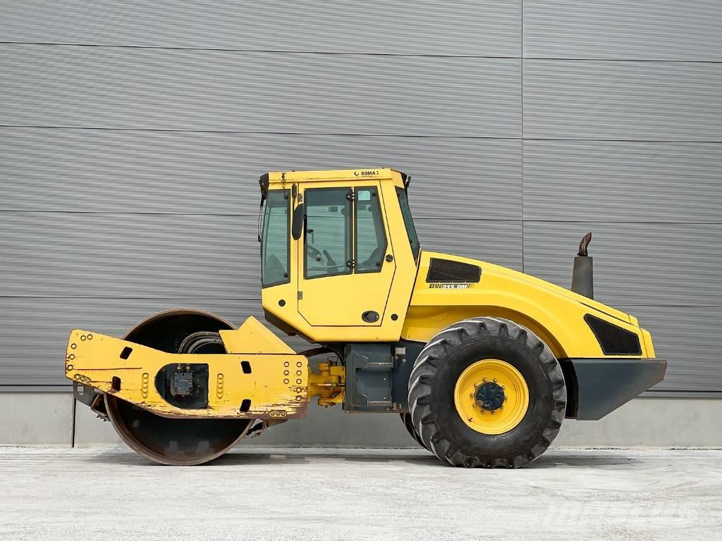 Bomag BW 213 DH-4 Οδοστρωτήρες μονού κυλίνδρου