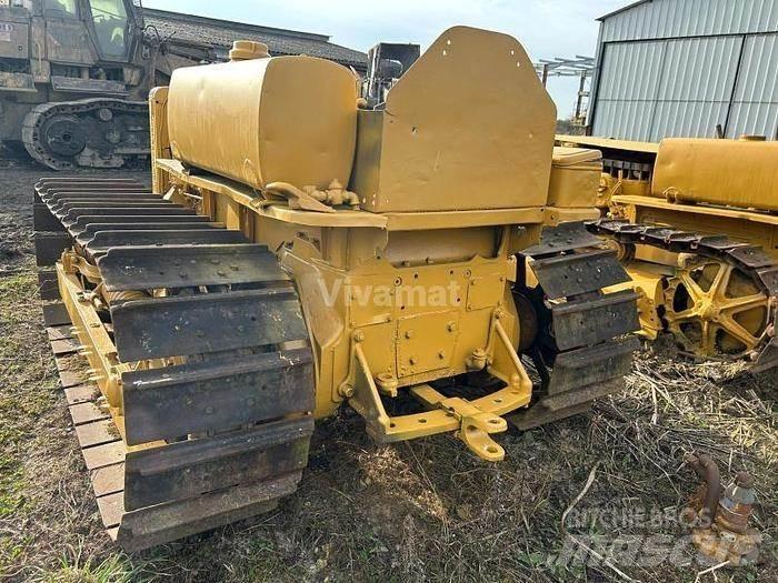 CAT D4 - Μπουλντόζες με ερπύστριες