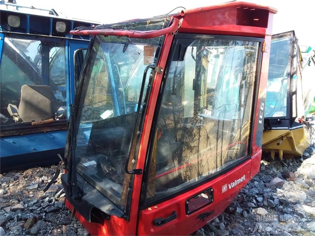 Valmet 931 Καμπίνες και εσωτερικό