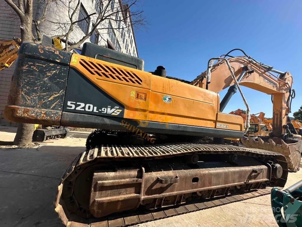 Hyundai Robex 520 VS Εκσκαφείς με ερπύστριες