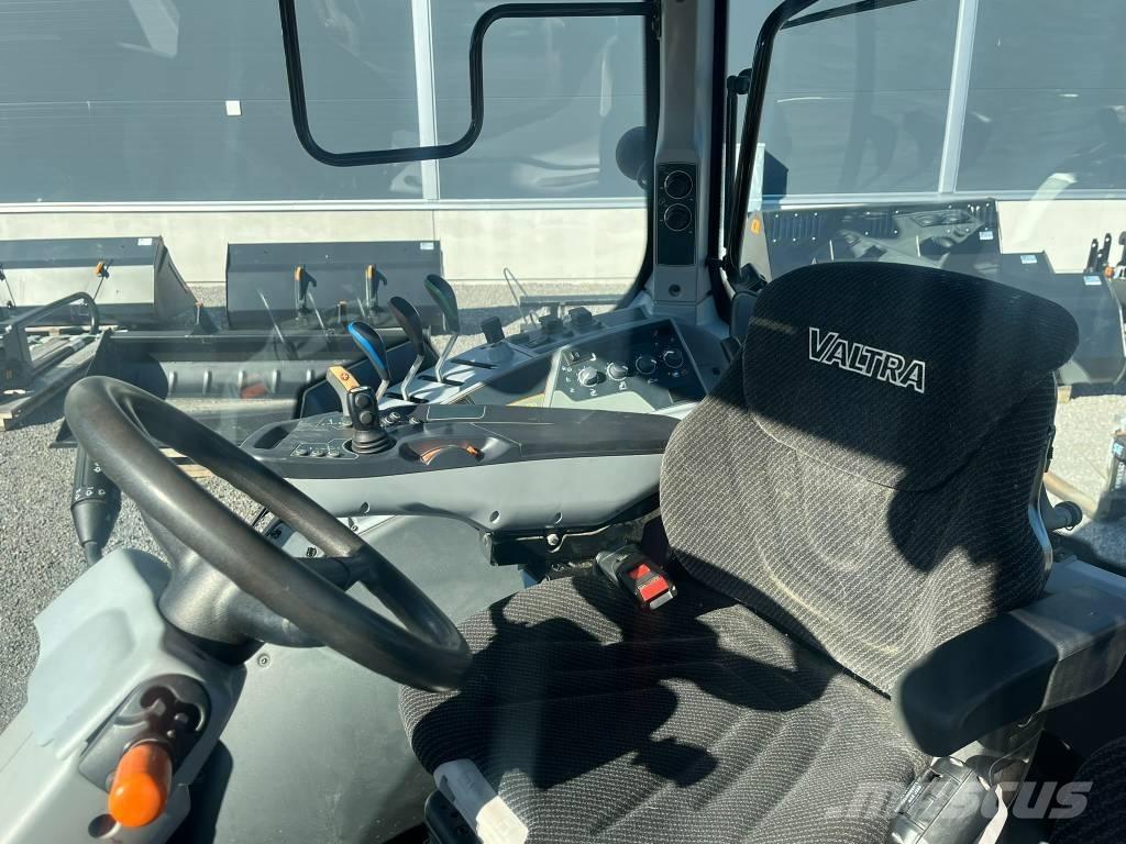 Valtra N 104 HiTech Τρακτέρ
