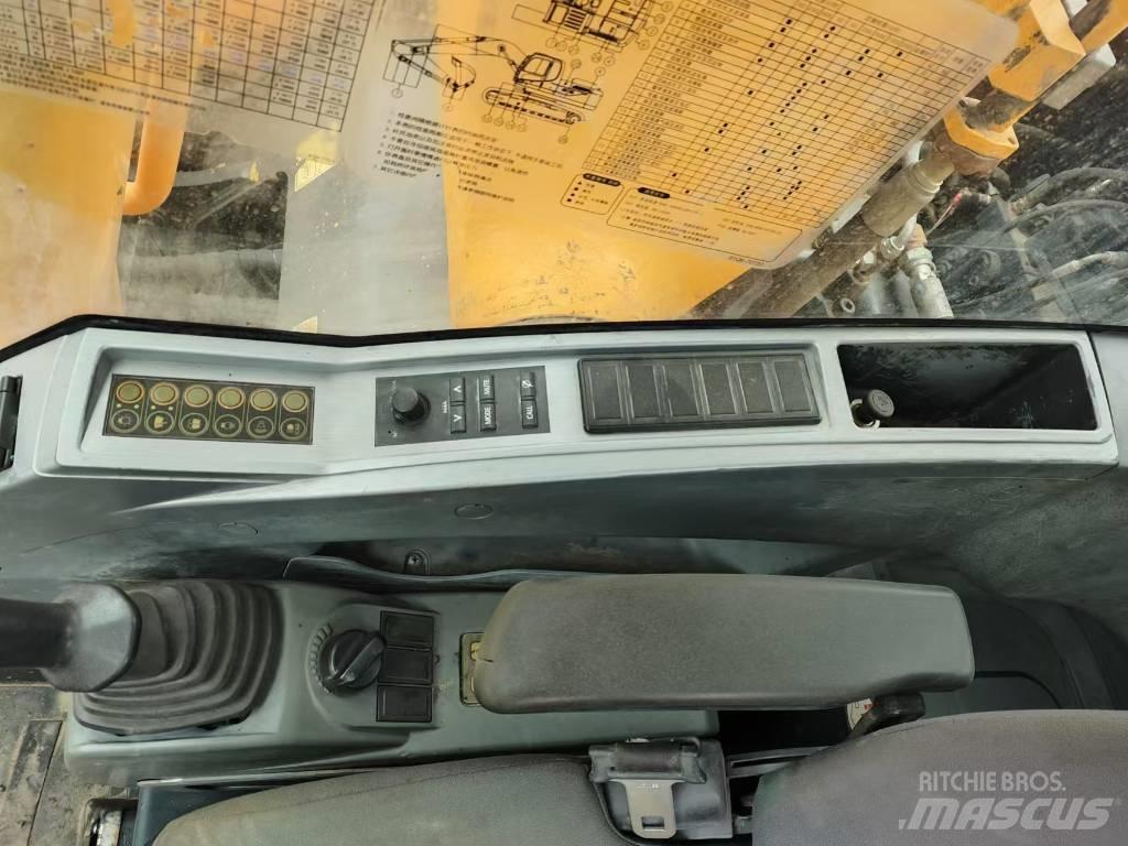 Hyundai R220LC-9S Εκσκαφείς με ερπύστριες