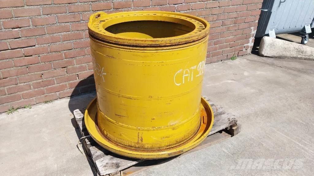 CAT 988 rim Ελαστικά και ζάντες