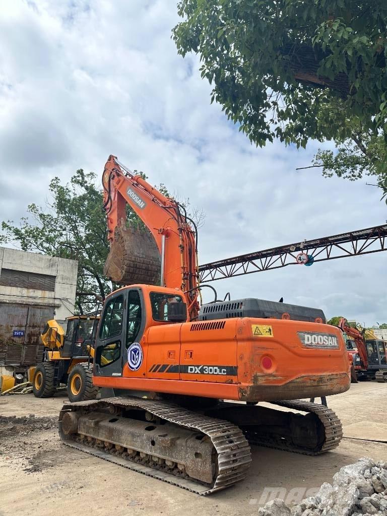 Doosan DX300 Εκσκαφείς με ερπύστριες