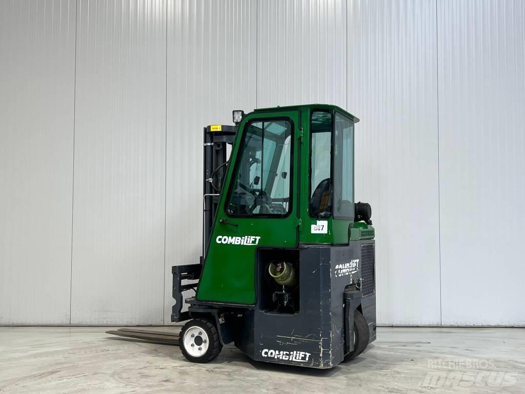 Combilift CB2500 lpg Ανυψωτικά στενών δρόμων 4 κατευθύνσεων