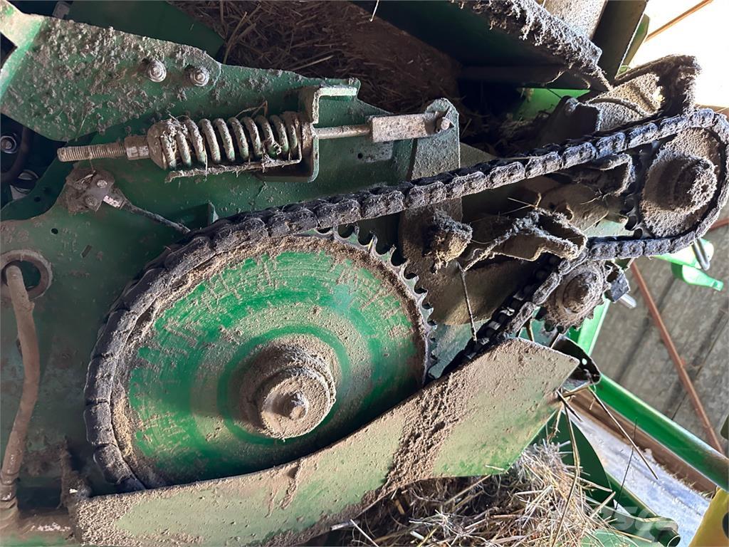 John Deere V461M Πρέσες κυλινδρικών δεμάτων