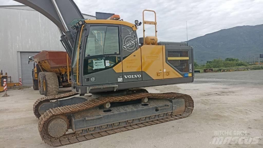 Volvo EC 250 EL Εκσκαφείς με ερπύστριες