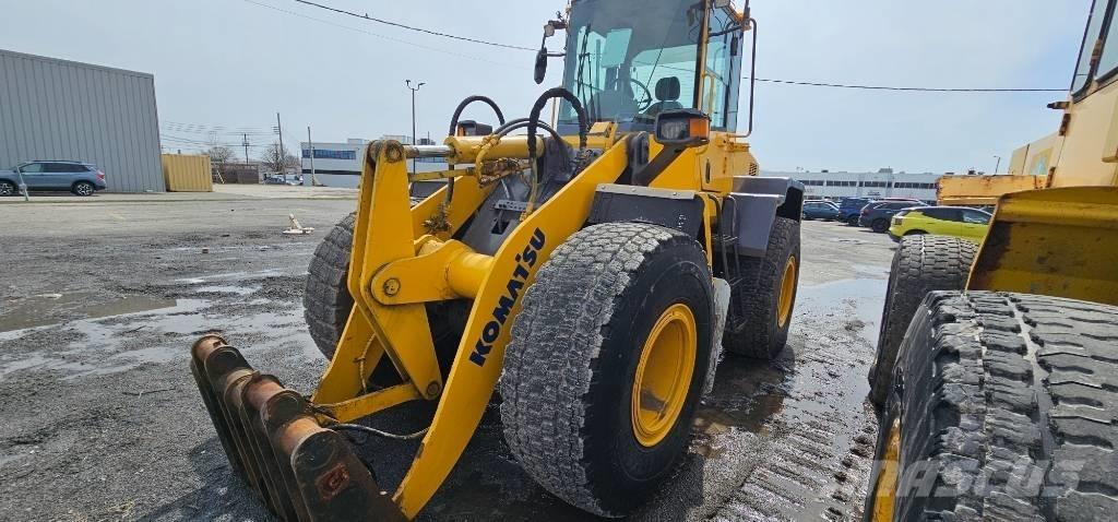 Komatsu WA 200 Φορτωτές με λάστιχα (Τροχοφόροι)