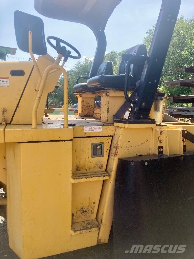 Sakai GW 750-2 Επίστρωση ασφάλτου