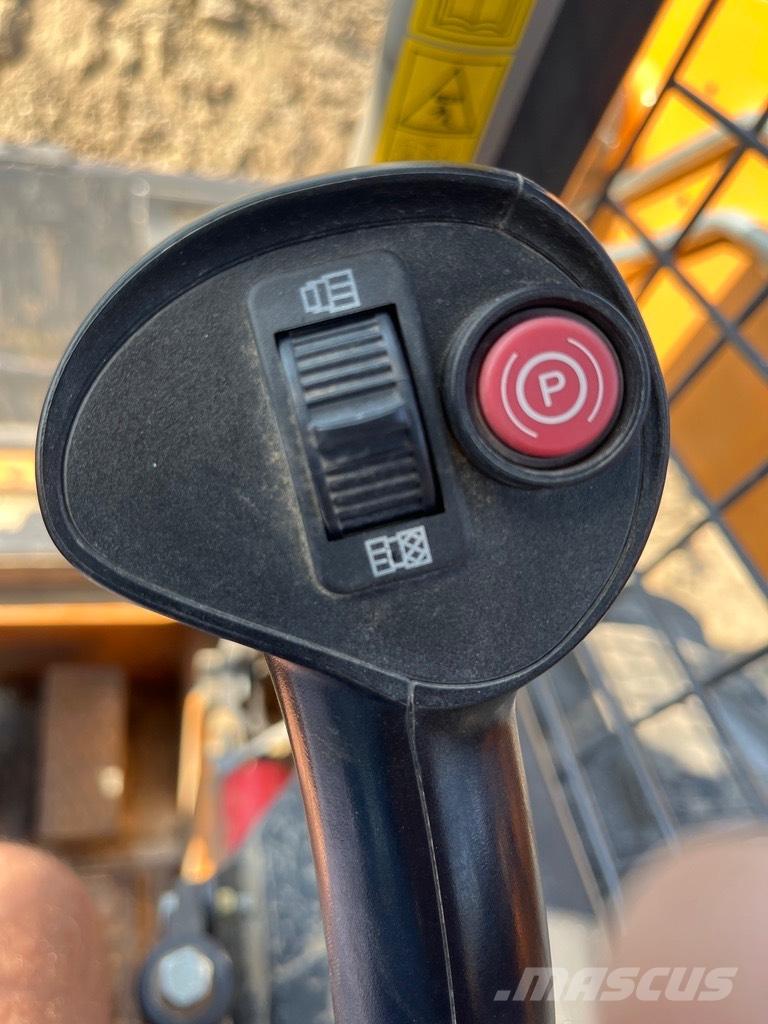 CASE SR 130 Φορτωτάκια