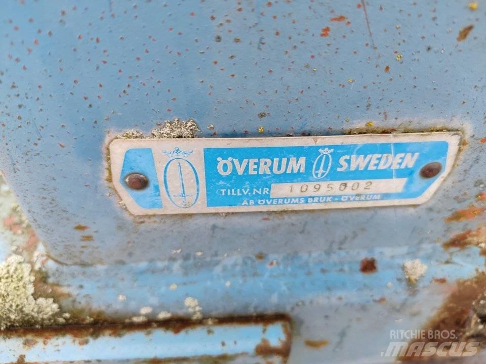 Överum 3-siipinen Συμβατικά άροτρα