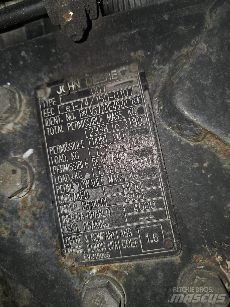 John Deere 3720 Τρακτέρ