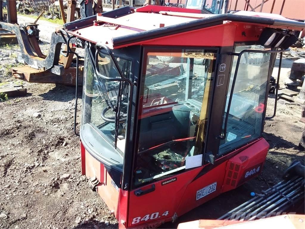 Komatsu 840.4 Καμπίνες και εσωτερικό