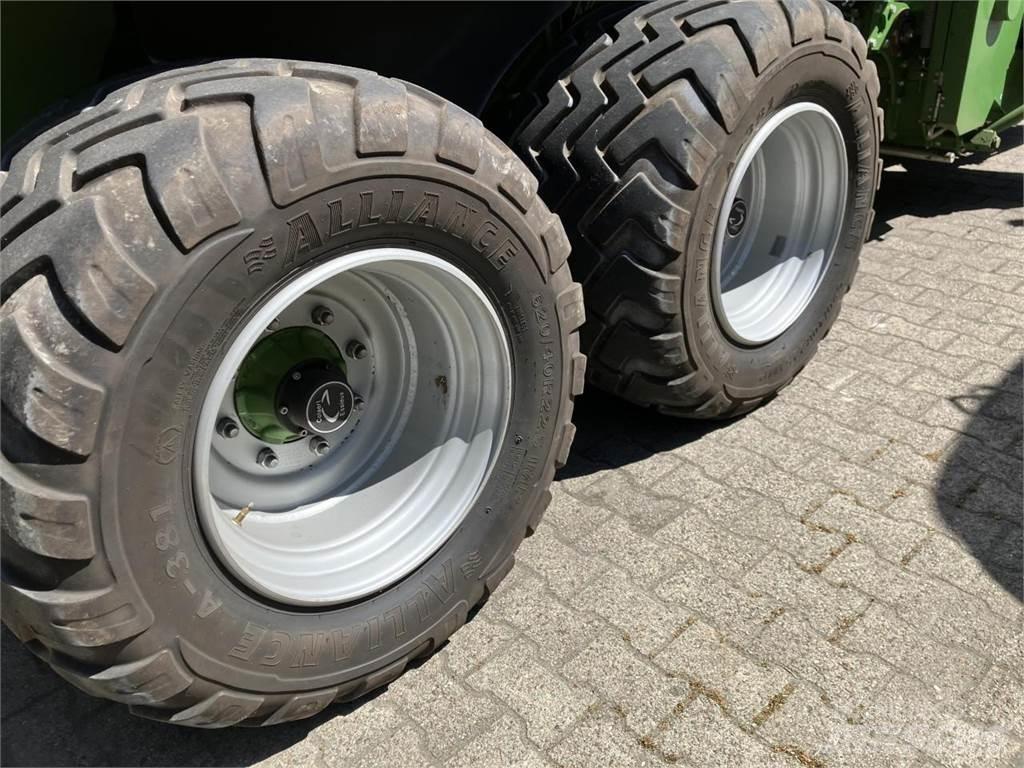 Krone BP 1270 XC Πρέσες τετράγωνων δεμάτων