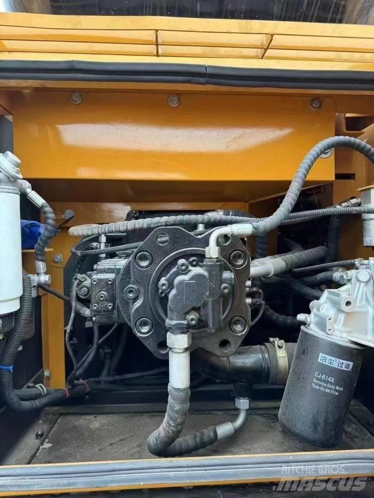 Sany 215C Εκσκαφείς με ερπύστριες