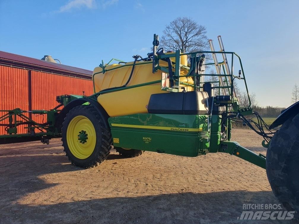 John Deere R975 i Ρυμουλκούμενα ψεκαστικά