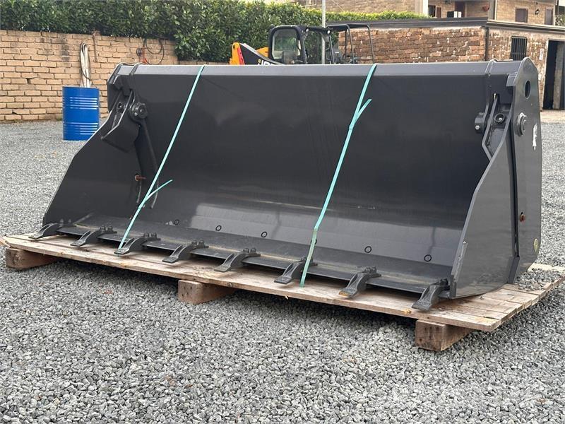 New Holland 220 Κουβάδες