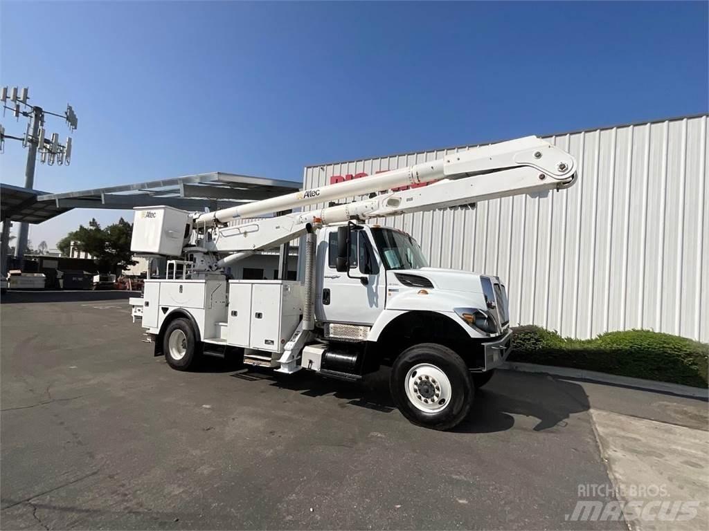 Altec AA755 Εναέριες πλατφόρμες τοποθετημένες σε φορτηγό