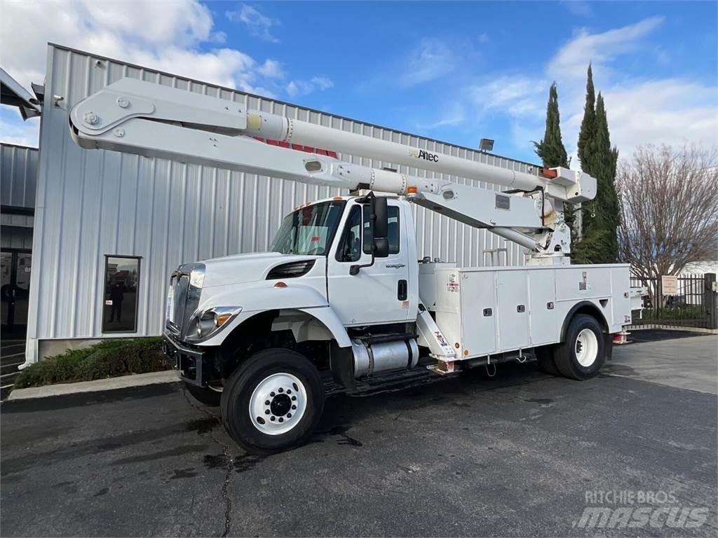 Altec AA755 Εναέριες πλατφόρμες τοποθετημένες σε φορτηγό