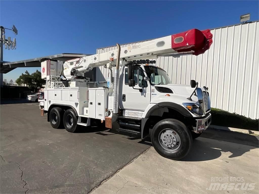 Altec AM55 Εναέριες πλατφόρμες τοποθετημένες σε φορτηγό