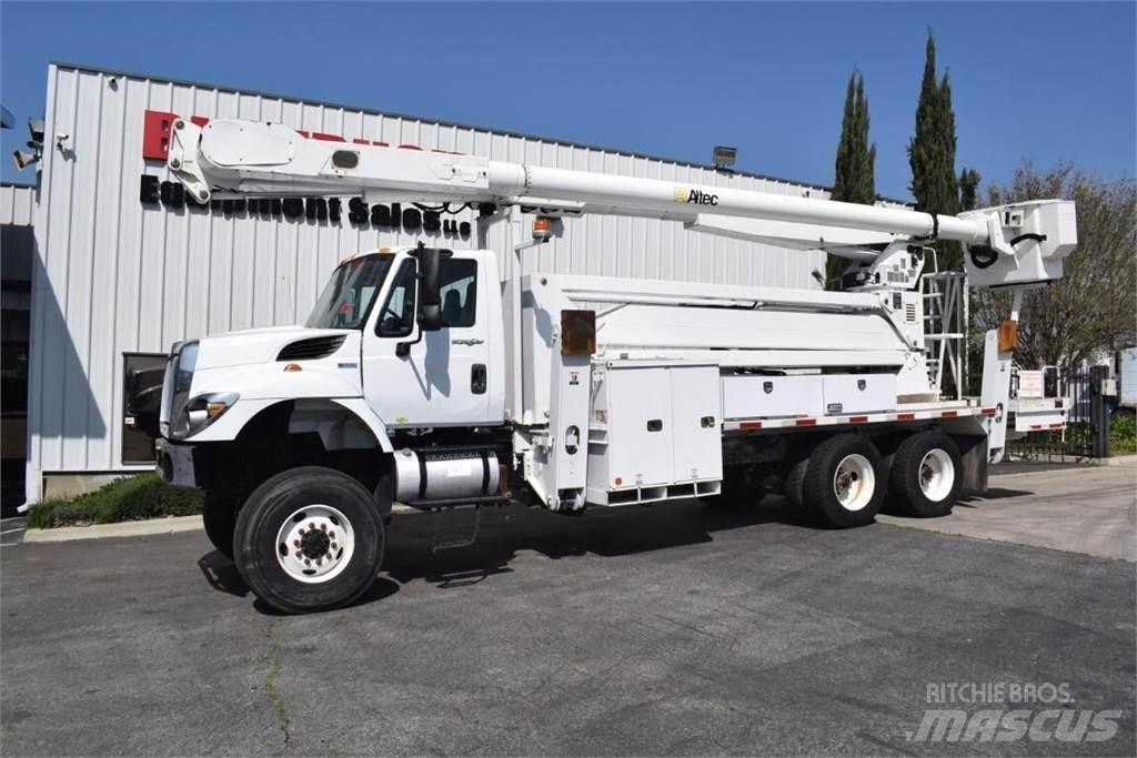 Altec AM900-E100 Εναέριες πλατφόρμες τοποθετημένες σε φορτηγό