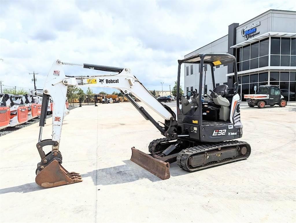 Bobcat E32I Εκσκαφάκι (διαβολάκι) < 7t