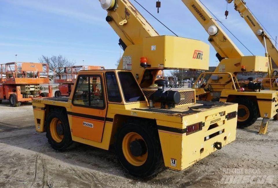 Broderson IC200-3G Γερανοί ανώμαλου εδάφους