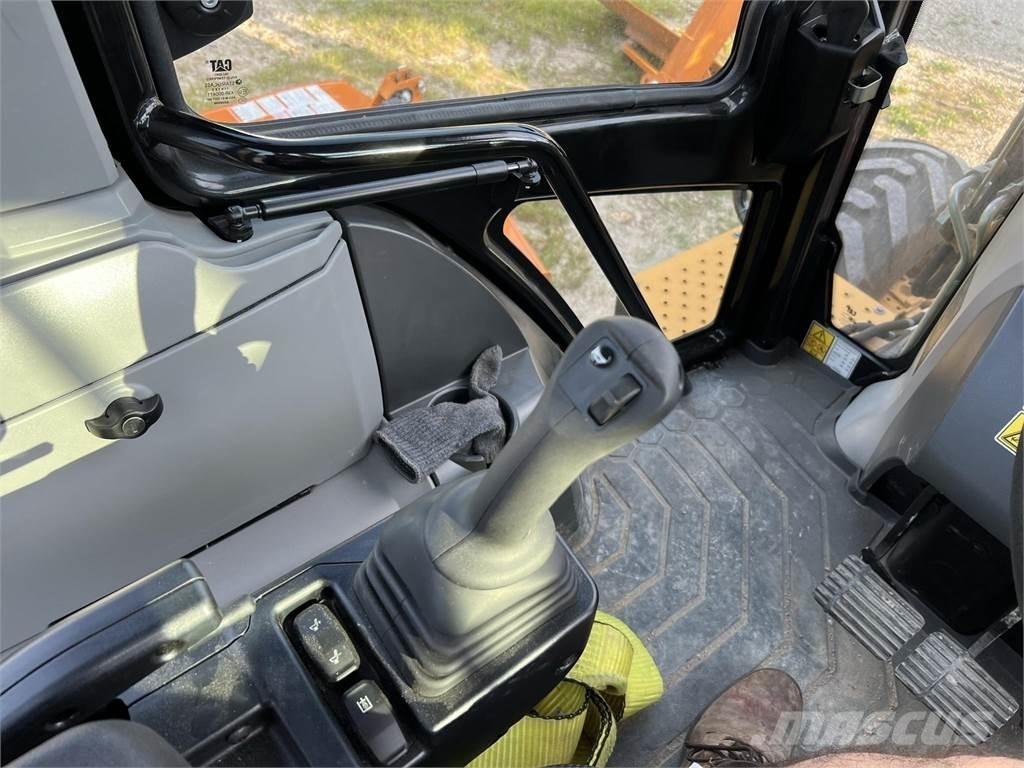 CAT 420 XE Εκσκαφείς Φορτωτές τύπου JCB