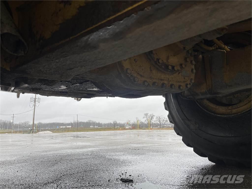 CAT 745C Σπαστό Dump Truck ADT
