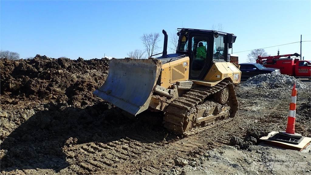 CAT D5 Μπουλντόζες με ερπύστριες