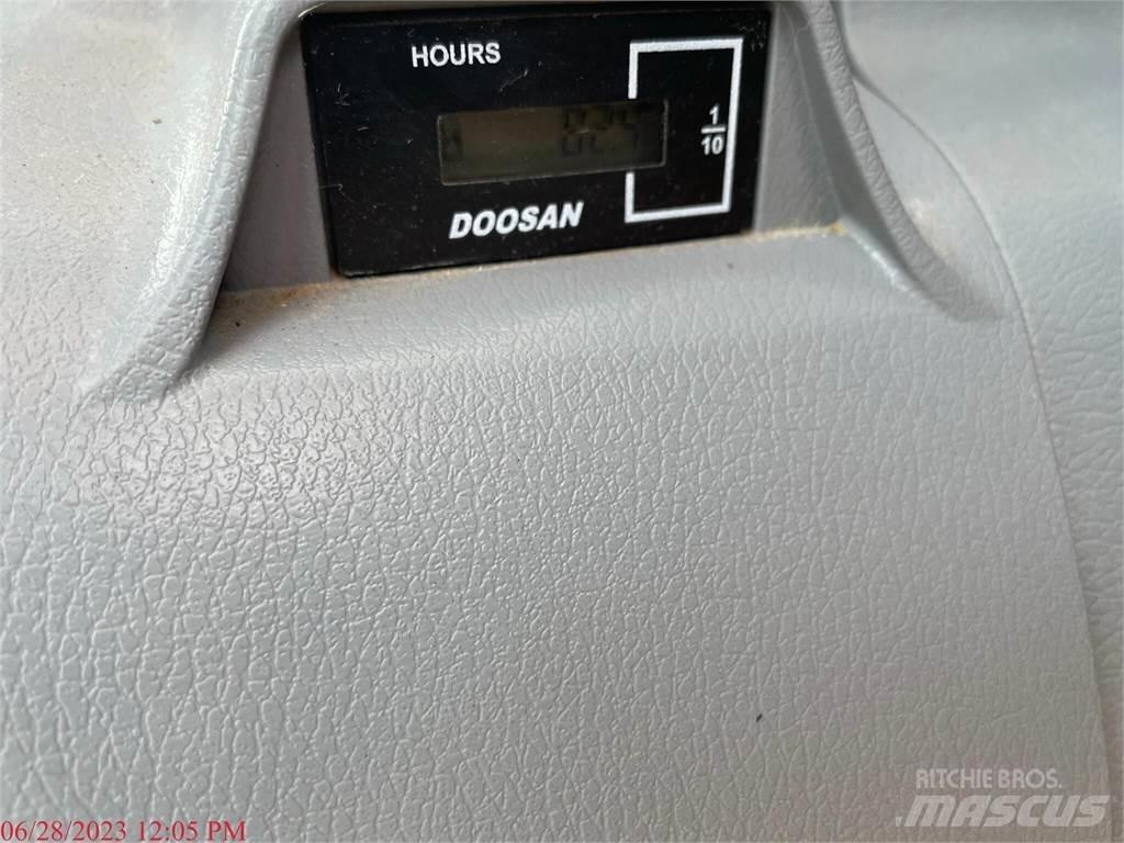 Doosan DX140 LC-5 Εκσκαφείς με ερπύστριες