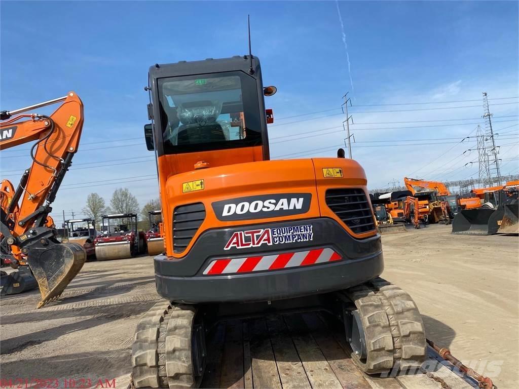 Doosan DX63-3 Εκσκαφείς με ερπύστριες