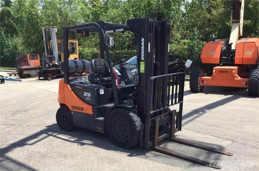 Doosan G25P-5 Περονοφόρα ανυψωτικά κλαρκ - άλλα