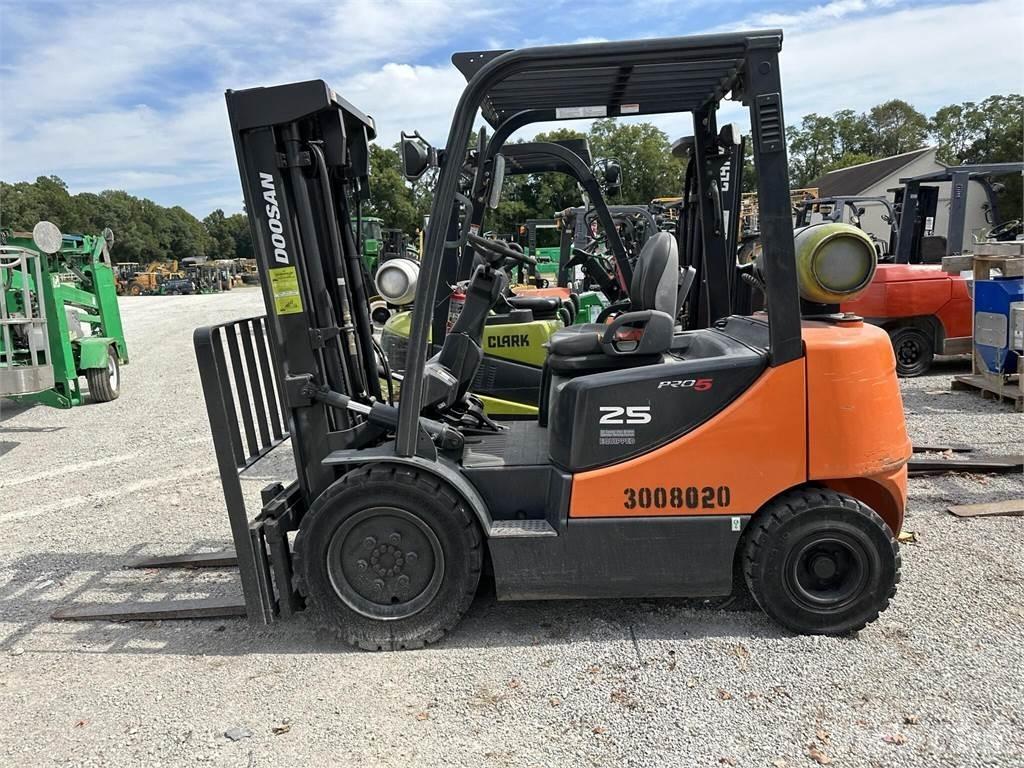Doosan G25P-5 Περονοφόρα ανυψωτικά κλαρκ - άλλα