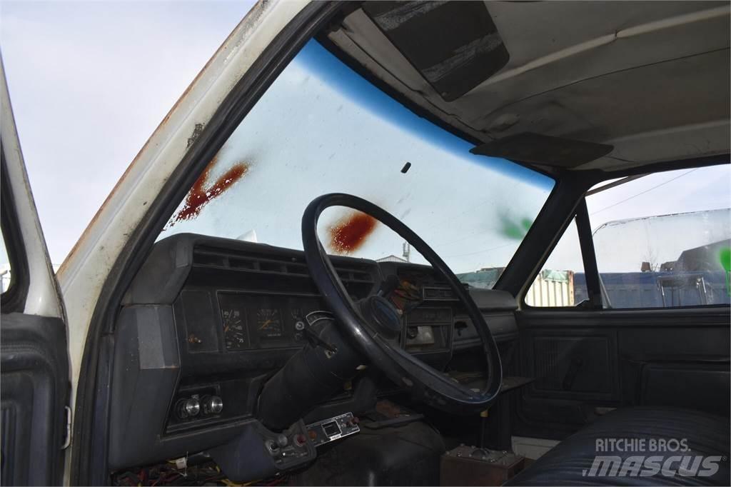 Ford F900 Φορτηγά Ανατροπή