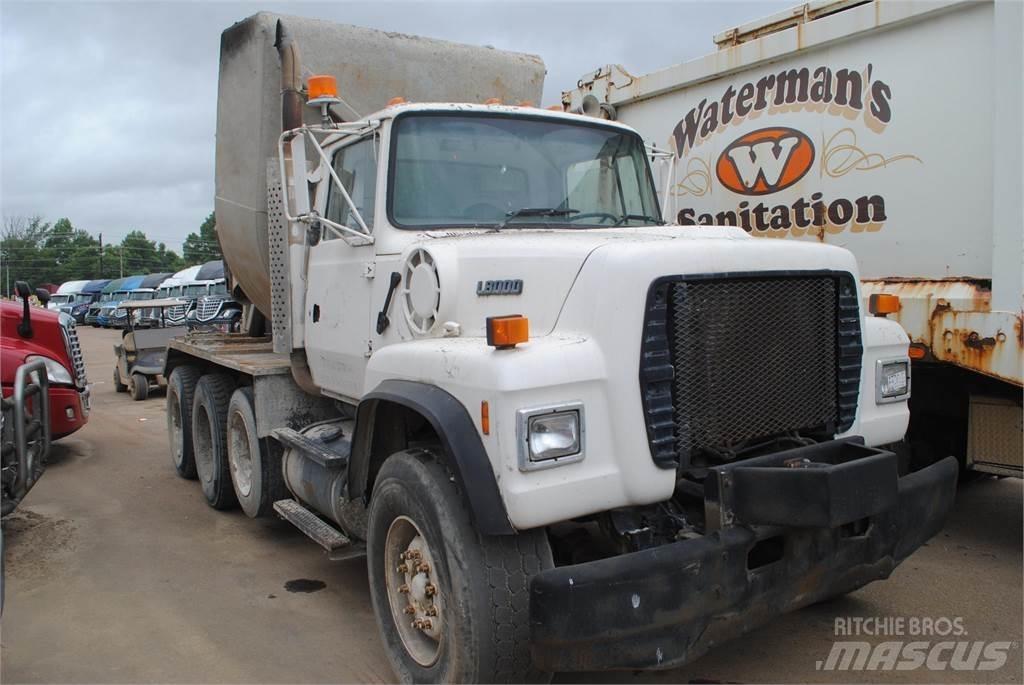 Ford L8000 Φορτηγά-Μπετονιέρες