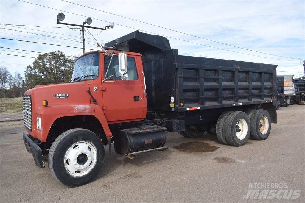 Ford L8000 Φορτηγά Ανατροπή