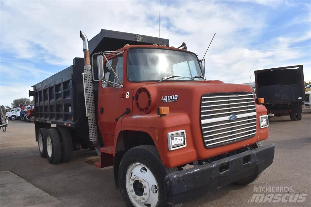 Ford L8000 Φορτηγά Ανατροπή