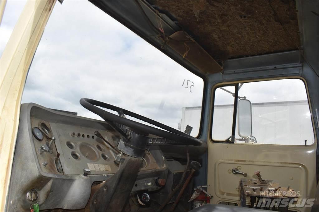 Ford L8000 Βυτιοφόρα φορτηγά