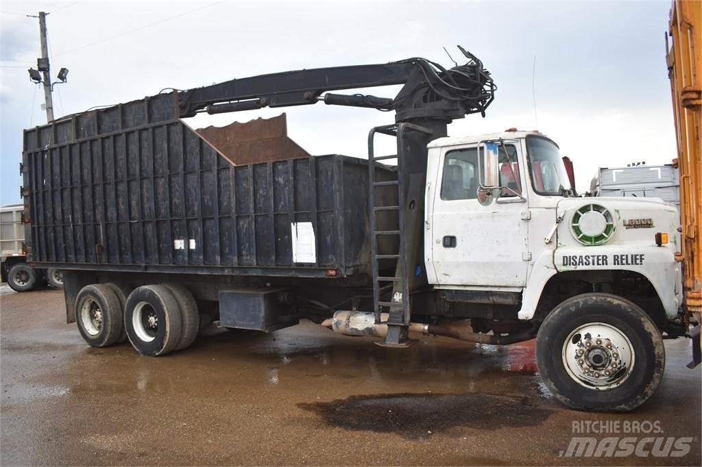 Ford L8000 Φορτηγά με Γερανό