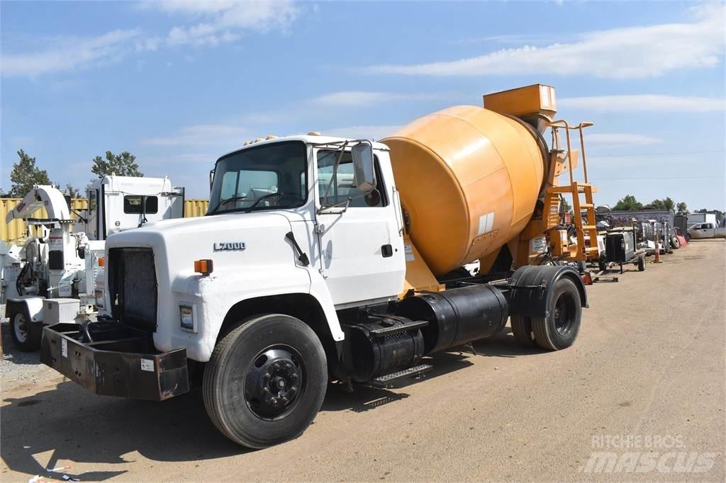 Ford LN7000 Φορτηγά-Μπετονιέρες