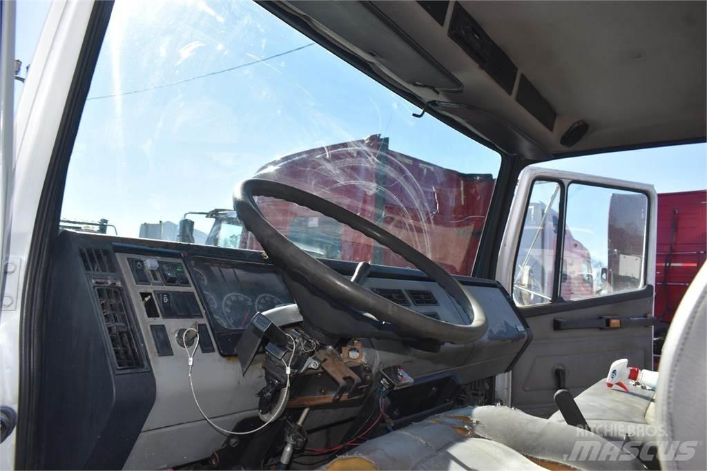 Freightliner FL60 Φορτηγά Ανατροπή